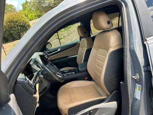 Used 2024 Volkswagen Atlas Cross Sport SEL R-Line AWD/4WD image 43