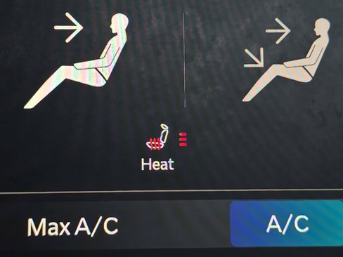 Used 2024 Jeep Wrangler Sahara w/ Technology Group image 23