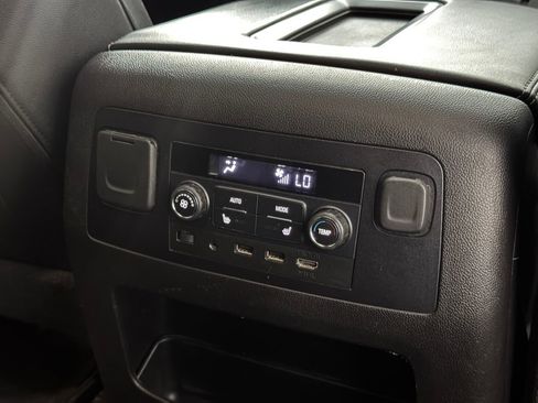 Used 2019 Chevrolet Suburban LT AWD/4WD image 40