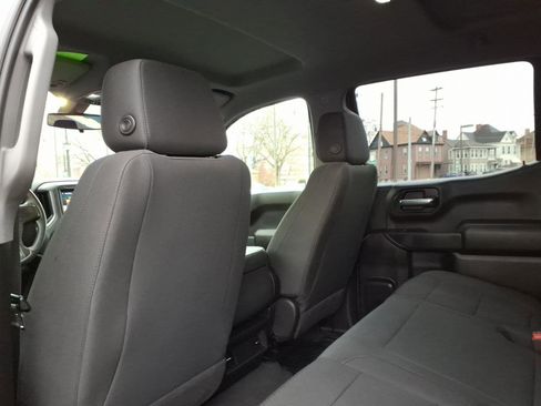 Used 2021 Chevrolet Silverado 1500 Custom image 12