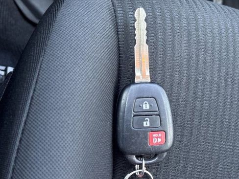 Used 2016 Toyota RAV4 LE image 37