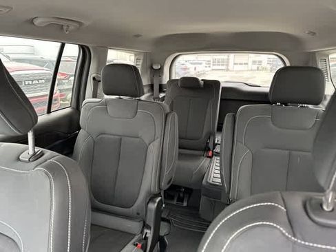 Used 2022 Jeep Grand Cherokee L Laredo w/ Luxury Tech Group I image 5