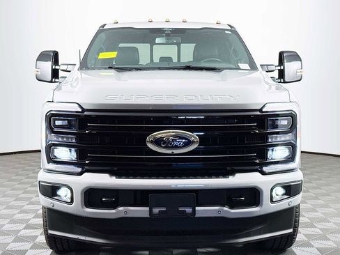 Used 2025 Ford F350 Platinum w/ FX4 Off-Road Package image 2