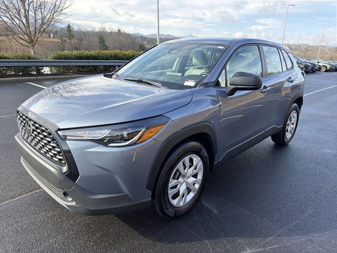 Certified 2024 Toyota Corolla Cross L image 1