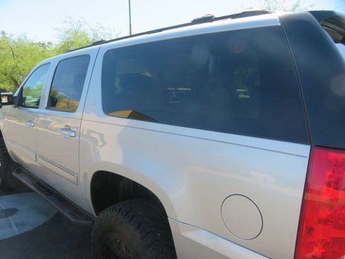 Used 2010 GMC Yukon XL SLT w/ SLT-2 Equipment Package image 7