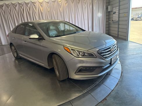 Used 2016 Hyundai Sonata Limited w/ Cargo Package FWD image 3