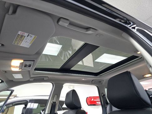 Used 2023 Nissan Rogue SV w/ SV Premium B Package AWD/4WD image 35