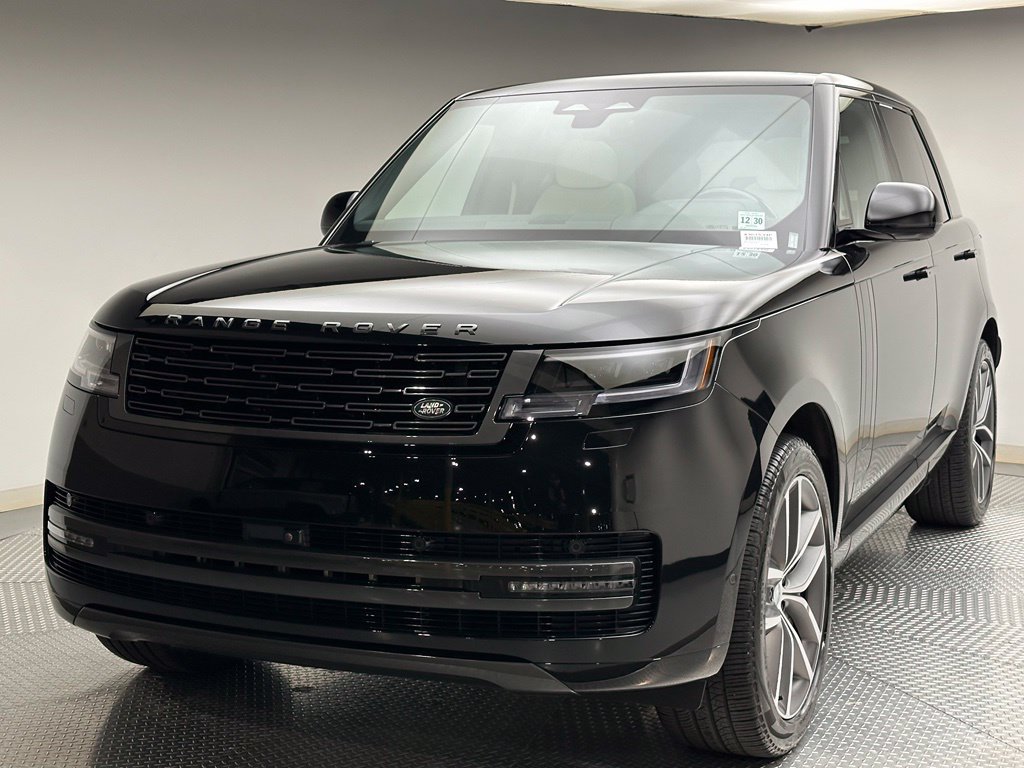 Used 2025 Land Rover Range Rover SE AWD/4WD image 1