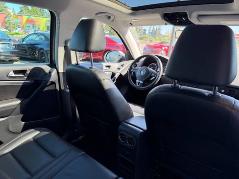 Used 2013 Volkswagen Tiguan SEL AWD/4WD image 17