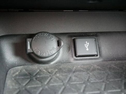 Certified 2022 Toyota RAV4 XLE Premium AWD/4WD image 22