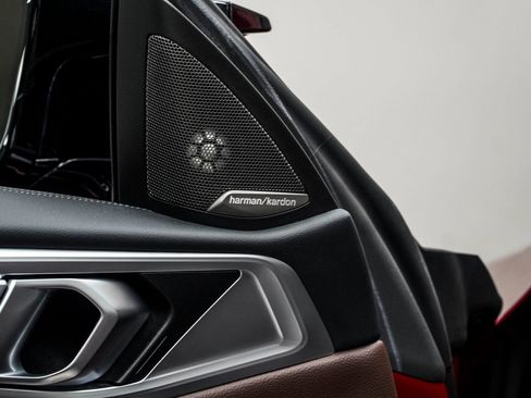 Used 2025 BMW M440i Convertible w/ Premium Package image 35