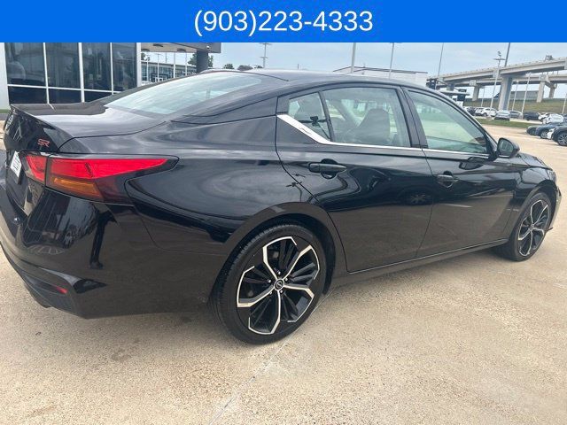 Used 2024 Nissan Altima 2.5 SR FWD image 13