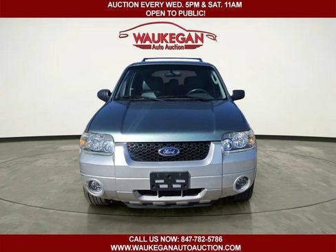 Used 2005 Ford Escape 4WD Hybrid image 2