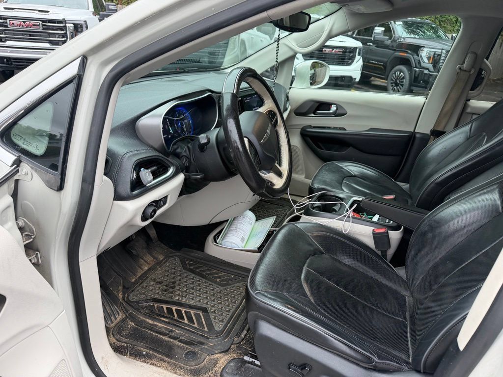 Used 2019 Chrysler Pacifica Limited FWD image 5