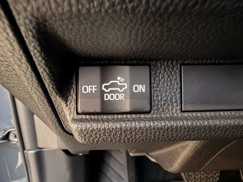 Used 2024 Toyota Tacoma SR image 14