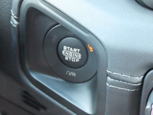 Used 2025 Jeep Wrangler Unlimited Rubicon AWD/4WD image 29