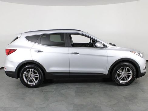 Used 2017 Hyundai Santa Fe Sport FWD image 13