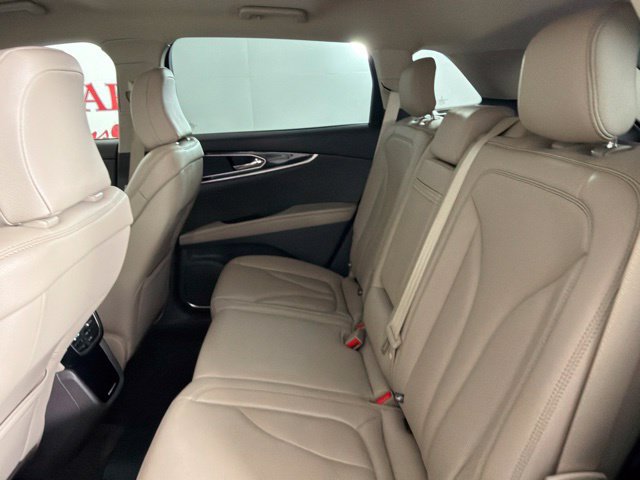 Certified 2022 Lincoln Nautilus FWD w/ Premium Package image 23