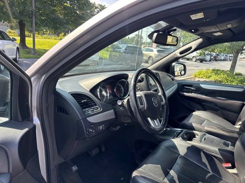 Used 2018 Dodge Grand Caravan GT FWD image 10