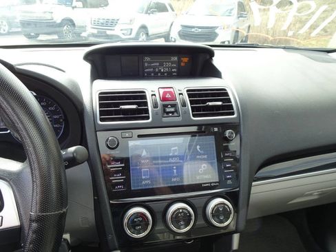 Used 2017 Subaru Forester 2.5i Limited image 21