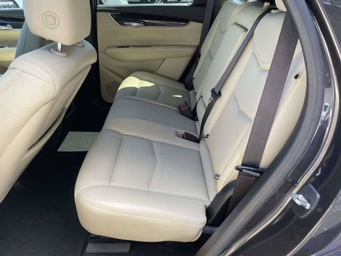 Used 2018 Cadillac XT5 AWD image 12