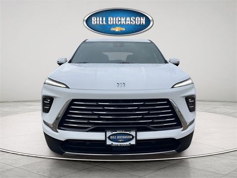 Used 2025 Buick Enclave Preferred image 2