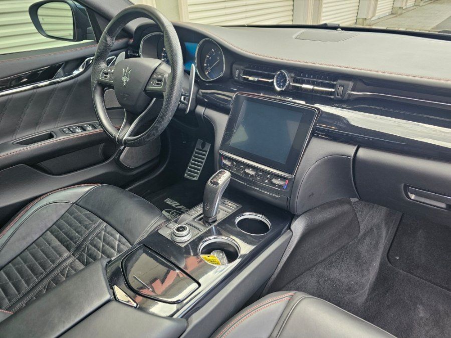 Used 2020 Maserati Quattroporte S GranSport Q4 AWD/4WD image 14