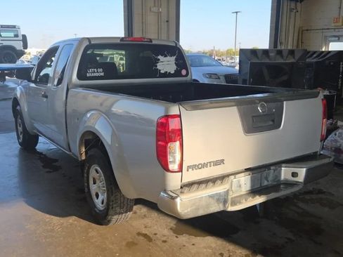 Used 2015 Nissan Frontier S RWD image 3