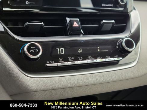 Used 2021 Toyota Corolla LE w/ LE Convenience Package image 22