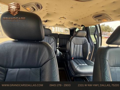 Used 2001 Chrysler Town & Country LXi image 17