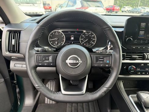 Used 2025 Nissan Pathfinder SL AWD/4WD image 15