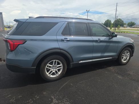 Used 2025 Ford Explorer Active RWD image 14