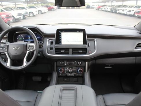 Used 2024 Chevrolet Tahoe Z71 w/ Luxury Package AWD/4WD image 23