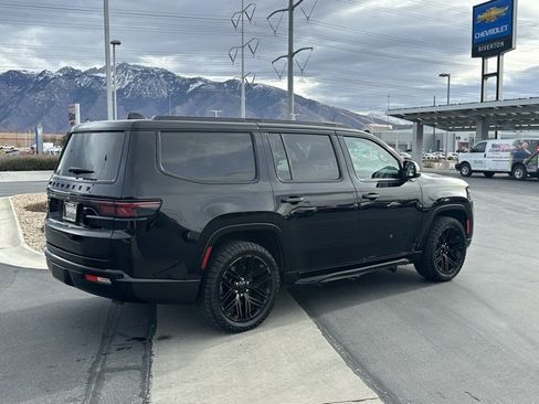 Used 2023 Jeep Wagoneer Series II image 30