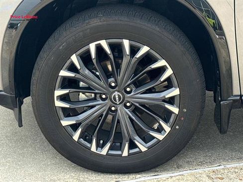 Used 2025 Nissan Rogue Platinum AWD/4WD image 4