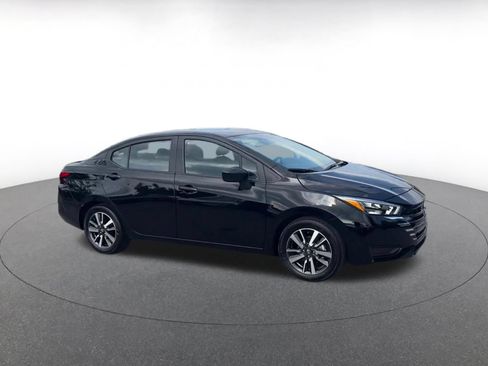 Used 2025 Nissan Versa SV FWD image 2