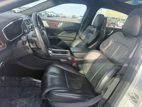 Used 2017 Lincoln Continental Reserve w/ Luxury Package image 11