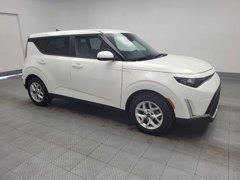 Used 2025 Kia Soul LX w/ LX Technology Package image 11