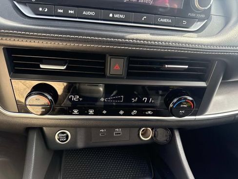 Used 2023 Nissan Rogue SV image 25