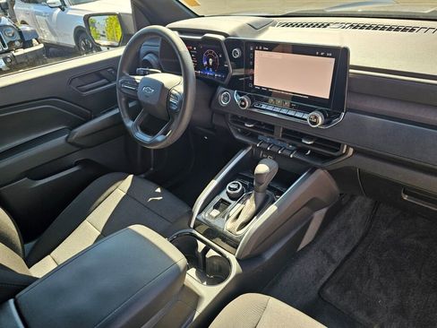 Used 2025 Chevrolet Colorado Trail Boss AWD/4WD image 28