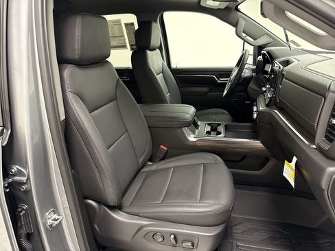 New 2026 GMC Sierra 3500 SLT w/ SLT Convenience Package image 29