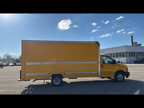 Used 2021 GMC Savana 3500 Extended w/ Power Convenience Package image 5