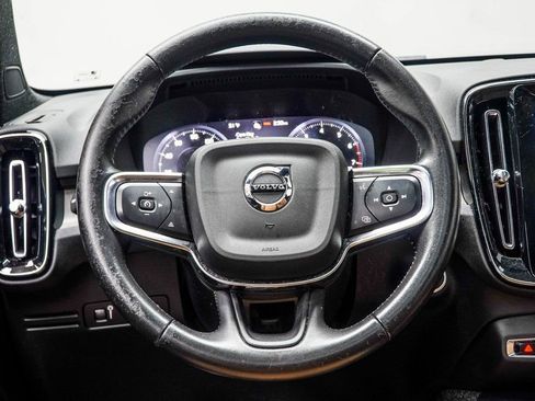 Used 2021 Volvo XC40 T5 Inscription w/ Climate Package image 15