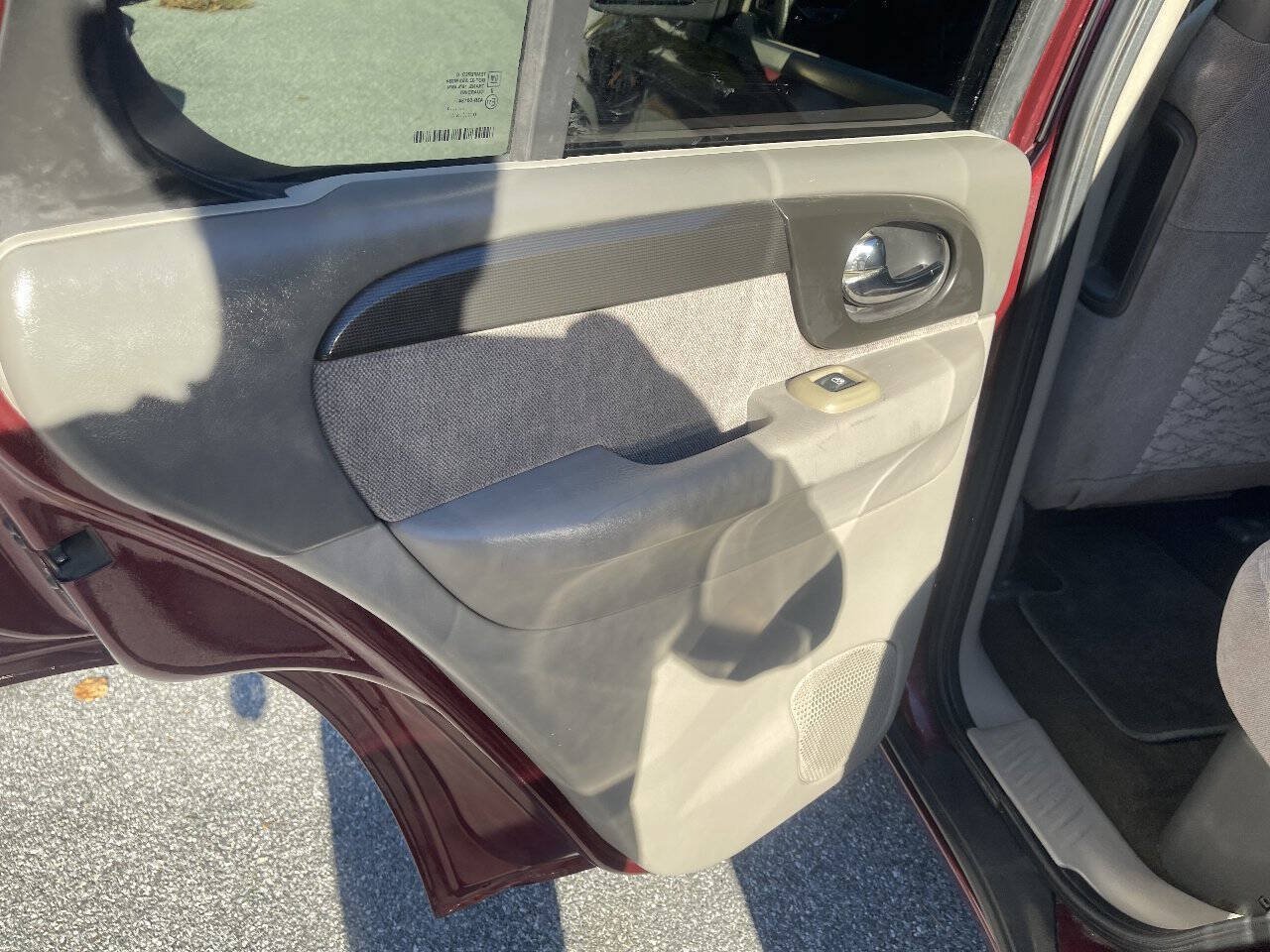 Used 2003 GMC Envoy SLE AWD/4WD image 15