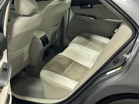 Used 2012 Toyota Camry Hybrid image 9