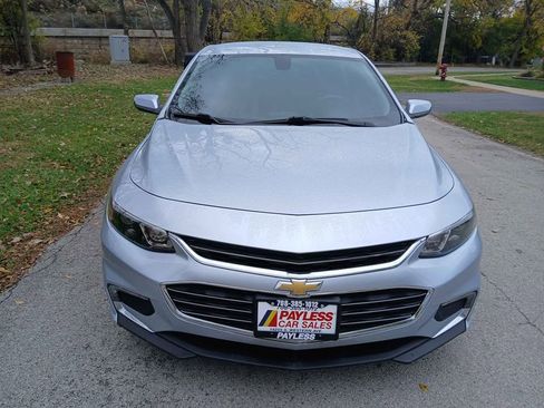 Used 2017 Chevrolet Malibu LT image 3