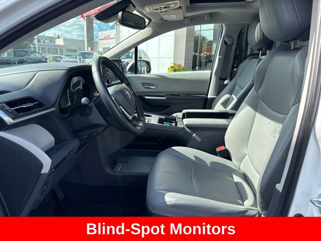 Certified 2023 Toyota Sienna XLE FWD image 12
