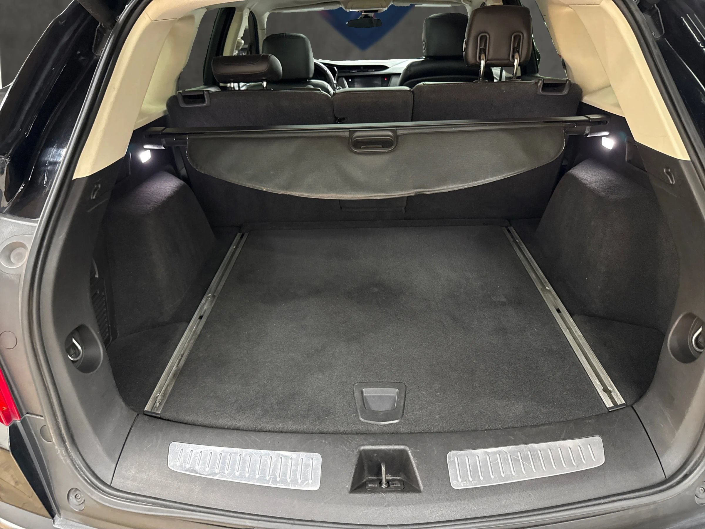 Used 2019 Cadillac XT5 Premium Luxury FWD image 10