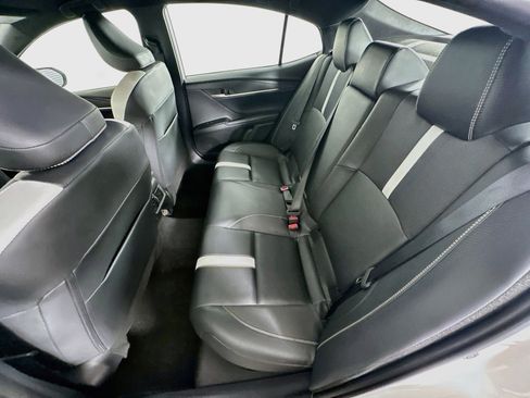 Used 2025 Toyota Camry SE FWD image 28
