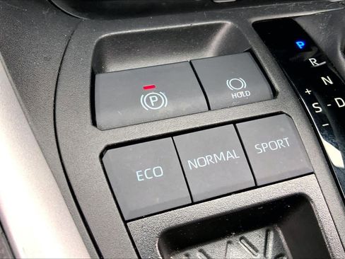 Used 2023 Toyota RAV4 XLE Premium image 33